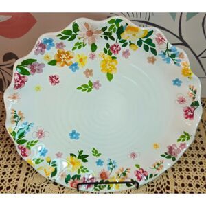 NWT Set of 4 Beautiful Floral Pattern Ruffled Dinner Plates by The Spring Shop